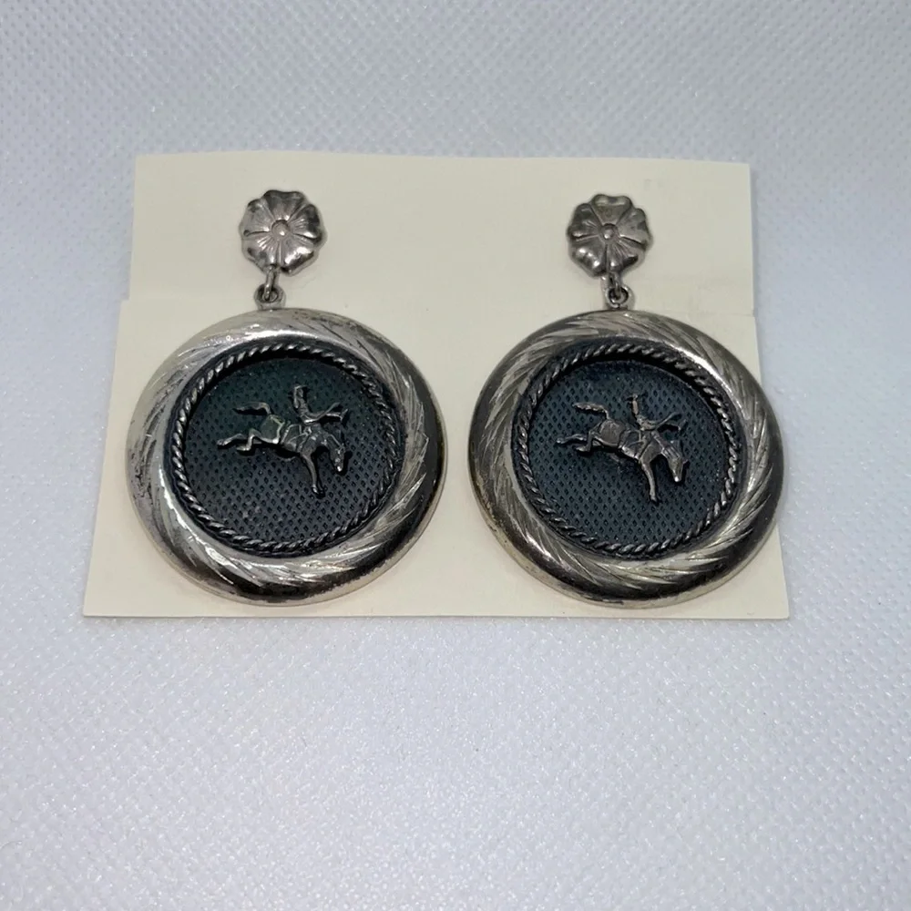 VINTAGE EARRINGS STERLING SILVER SCREW-BACK POST WESTERN BRONCO DESIGN EAR RINGS - Picture 3 of 9